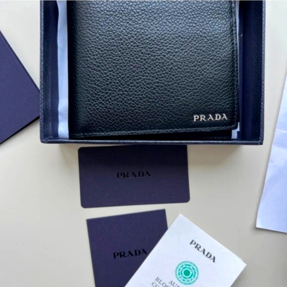 Authentic Brand New Men PRADA Wallet
